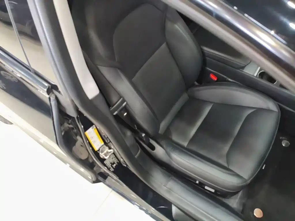 Tesla Model 3 — фото 25