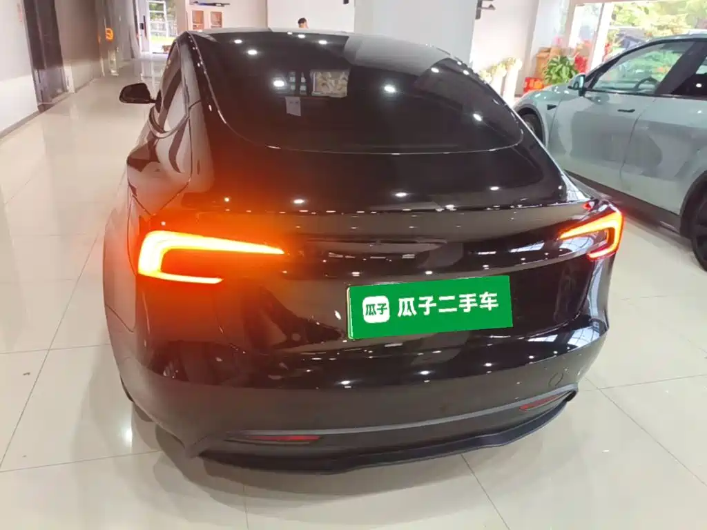Tesla Model 3 — фото 6