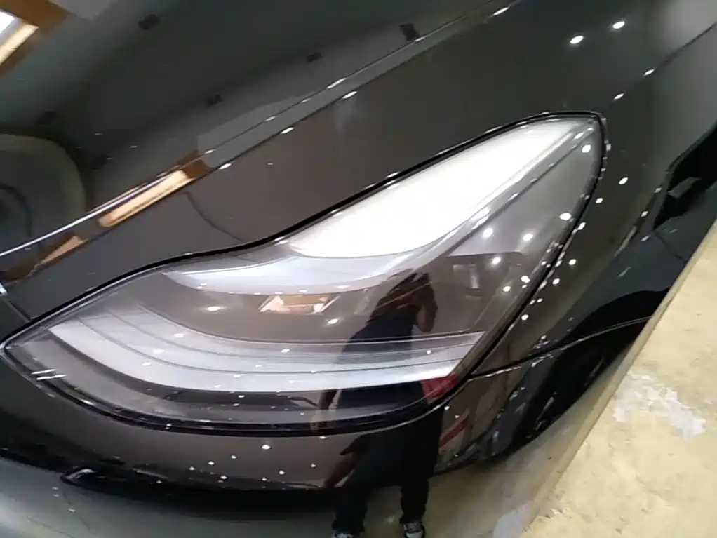 Tesla Model Y — фото 24