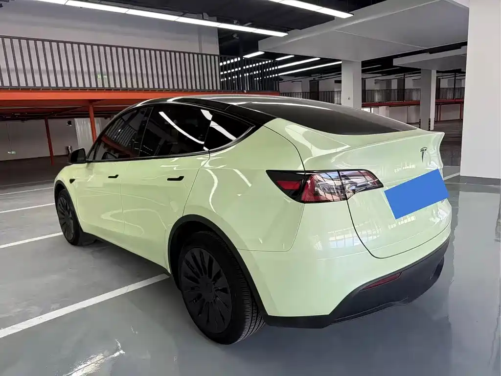 Tesla Model Y — фото 13