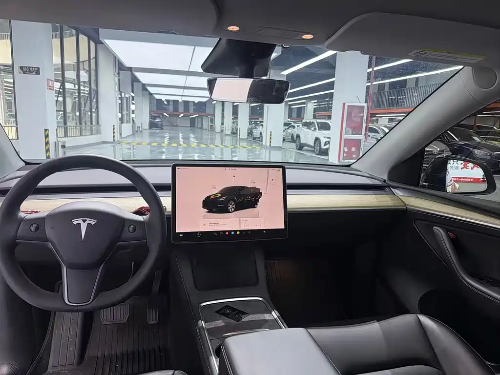 Tesla Model Y — фото 7