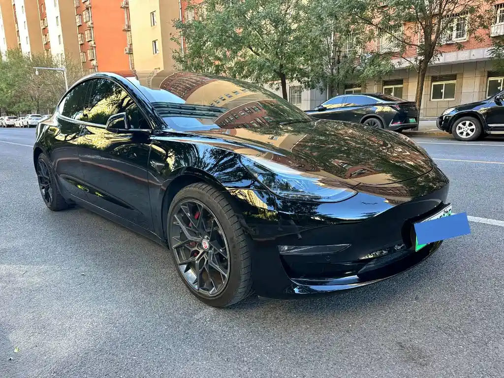Tesla Model 3 — фото 2