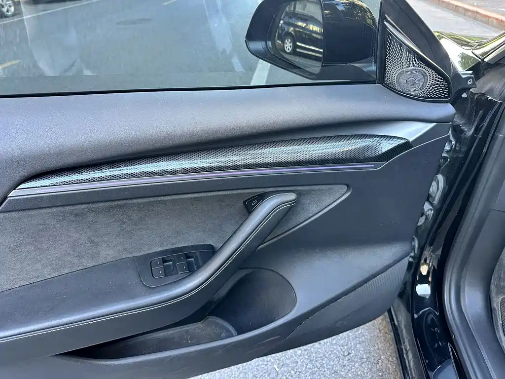 Tesla Model 3 — фото 3