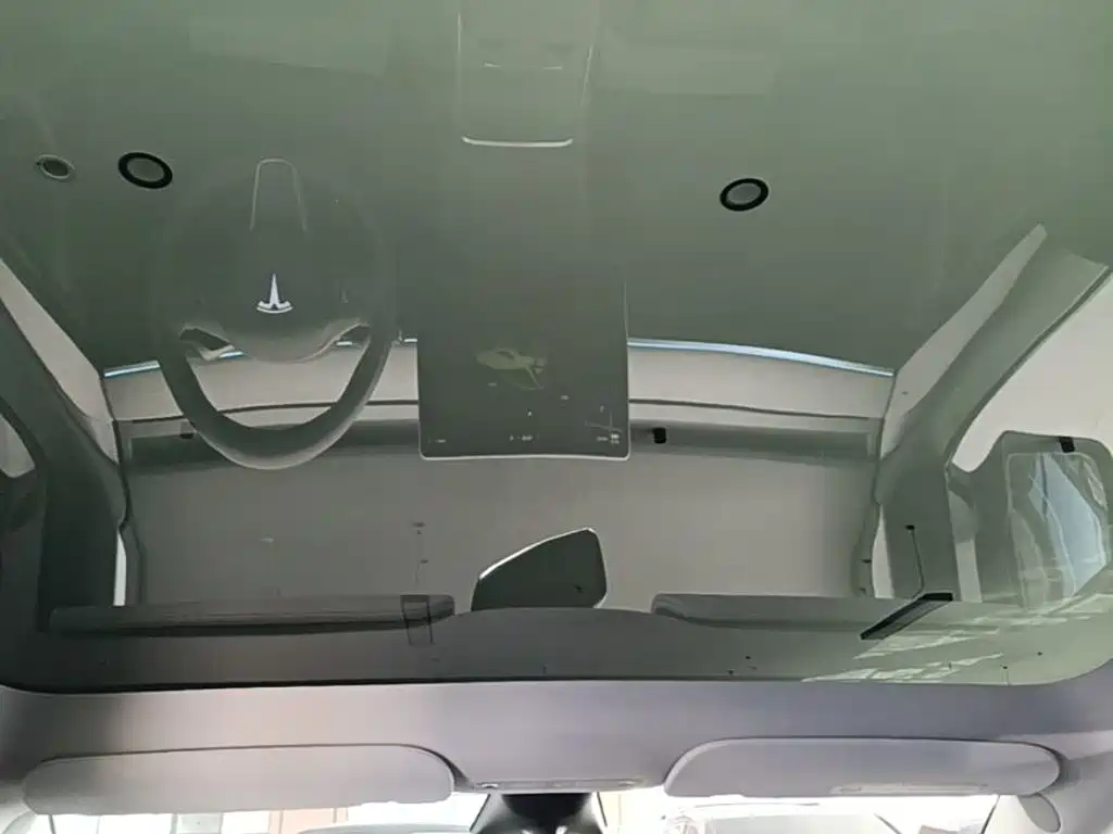 Tesla Model Y — фото 18
