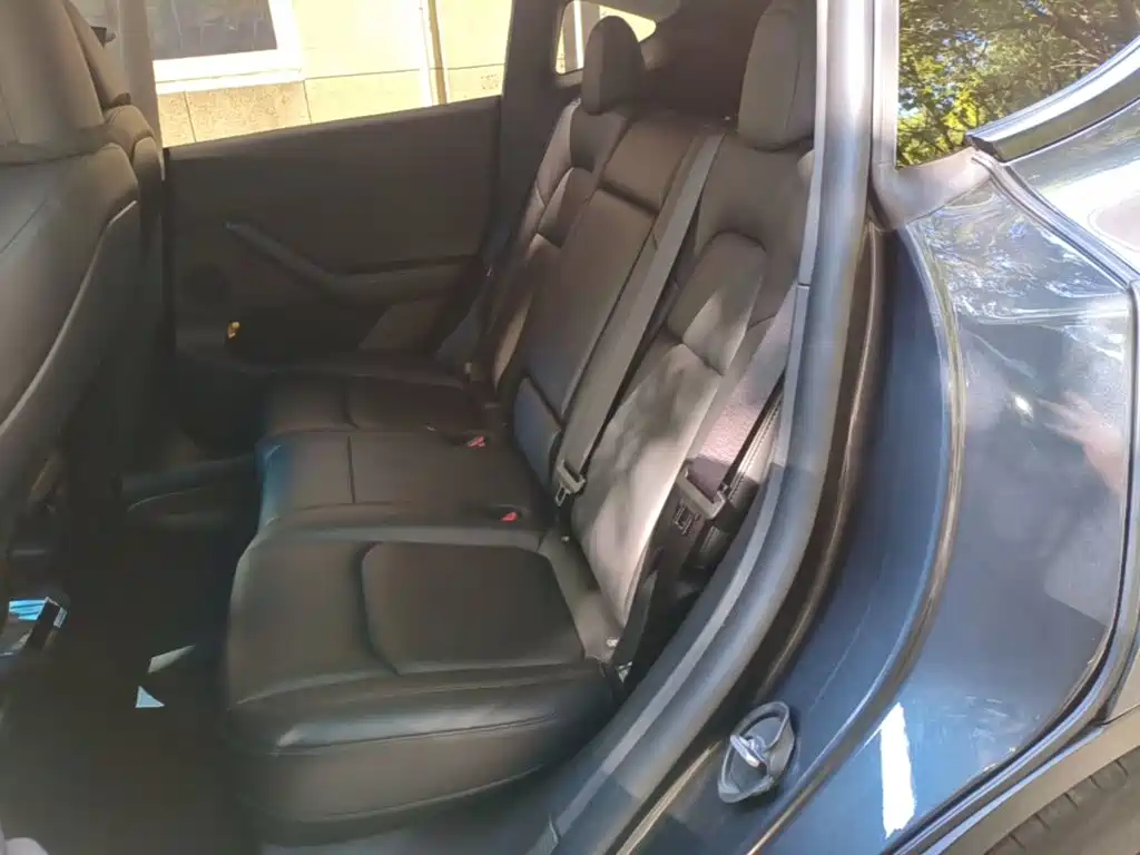 Tesla Model Y — фото 17