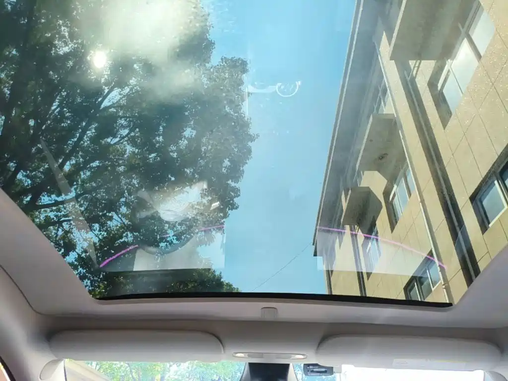 Tesla Model Y — фото 18