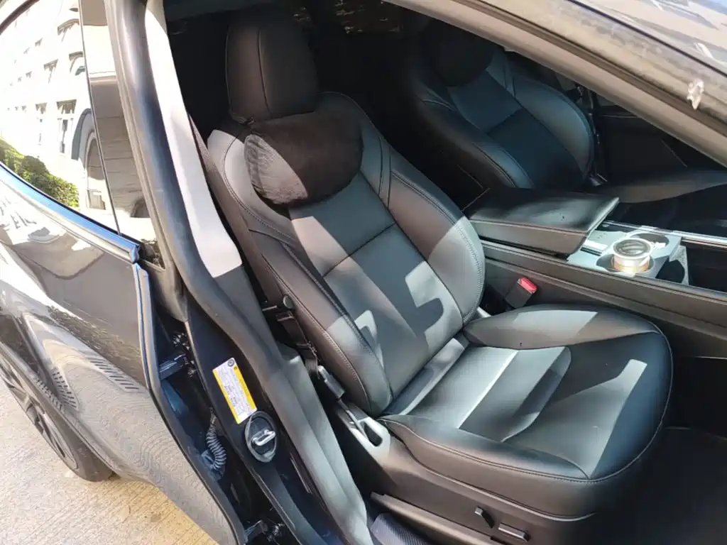 Tesla Model Y — фото 25