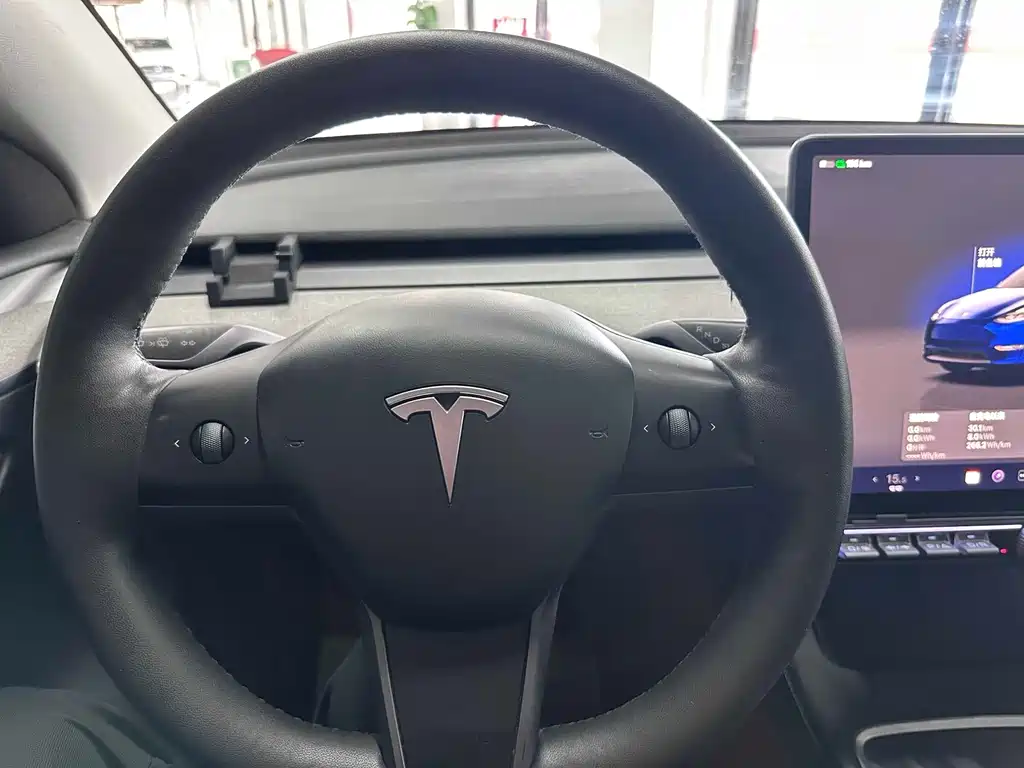 Tesla Model Y — фото 5