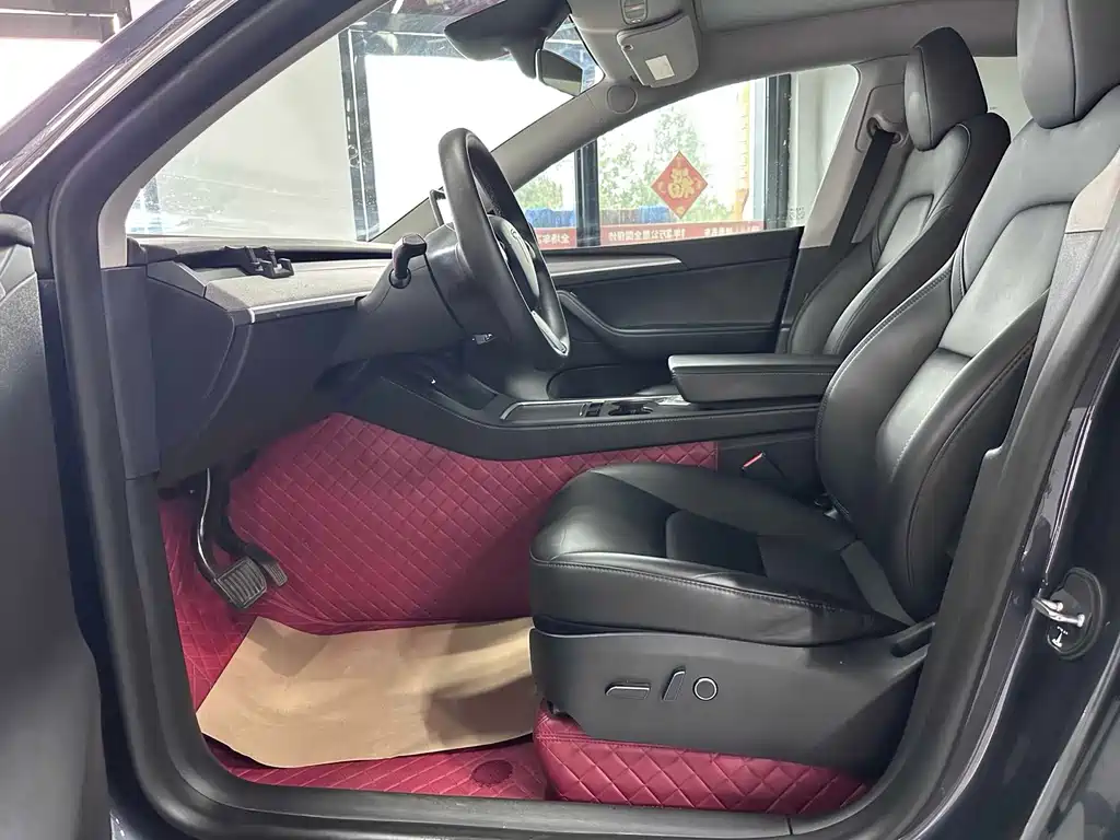 Tesla Model Y — фото 7