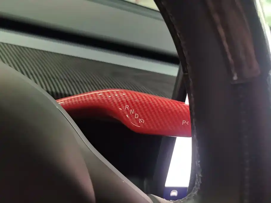 Tesla Model Y — фото 16