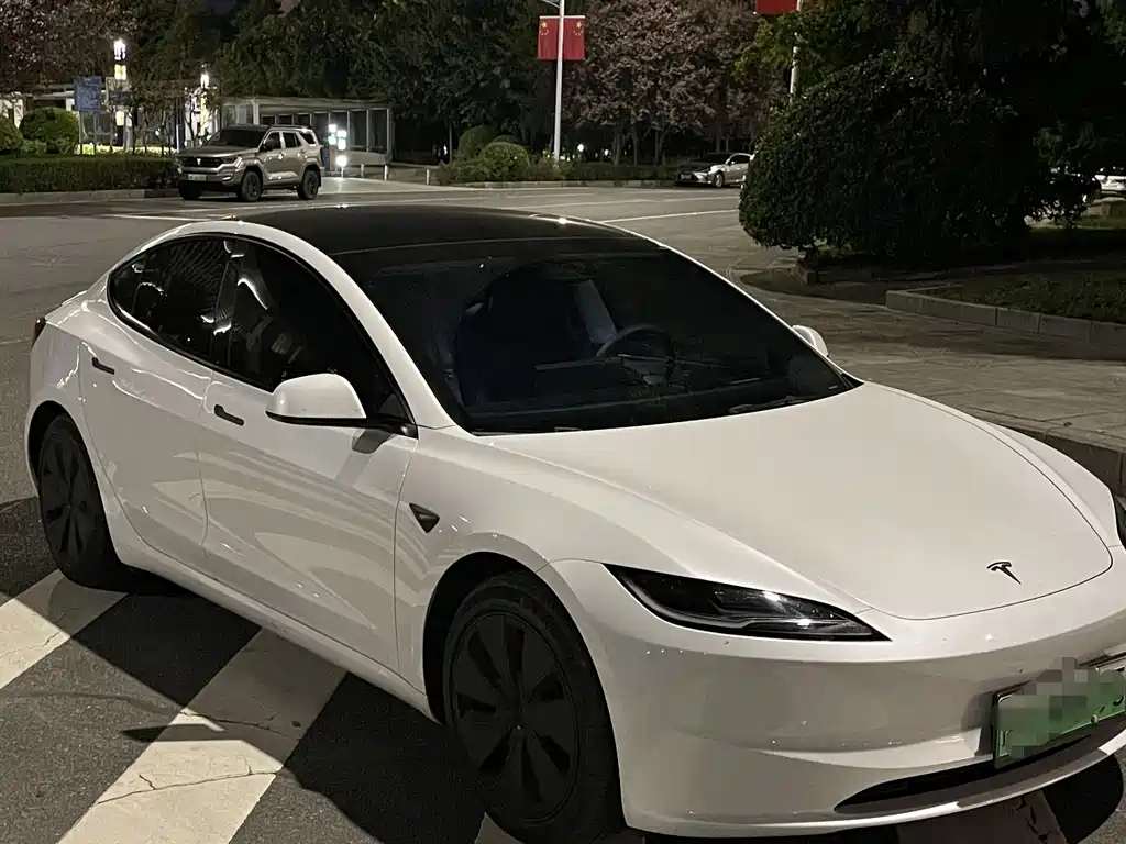 Tesla Model 3 — фото 2