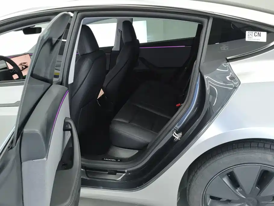 Tesla Model 3 — фото 11