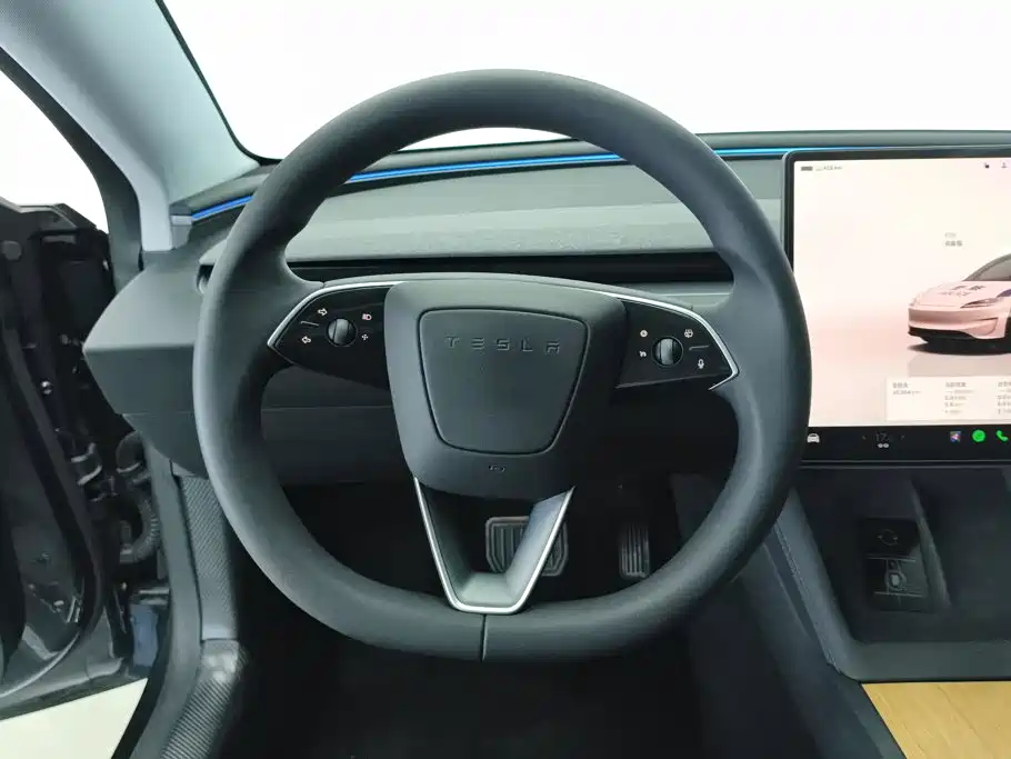 Tesla Model 3 — фото 15