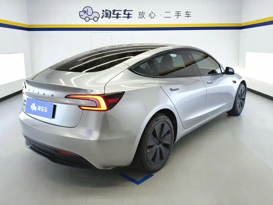 Tesla Model 3 — фото 3