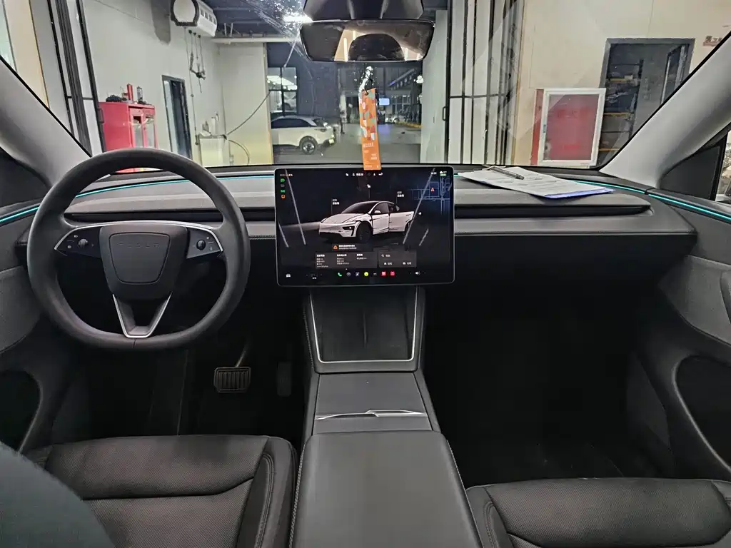 Tesla Model Y — фото 5