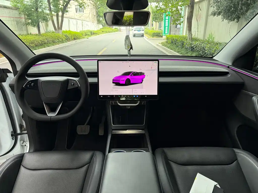 Tesla Model Y — фото 4