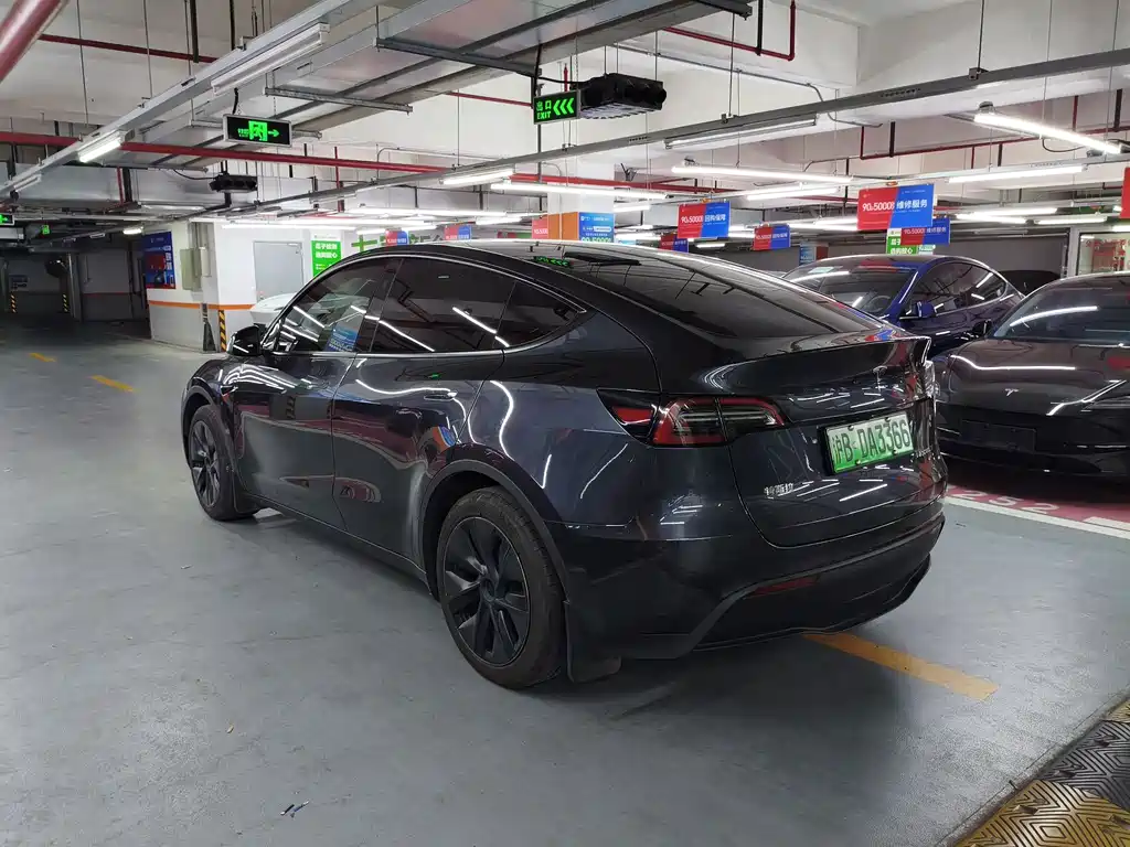 Tesla Model Y — фото 9