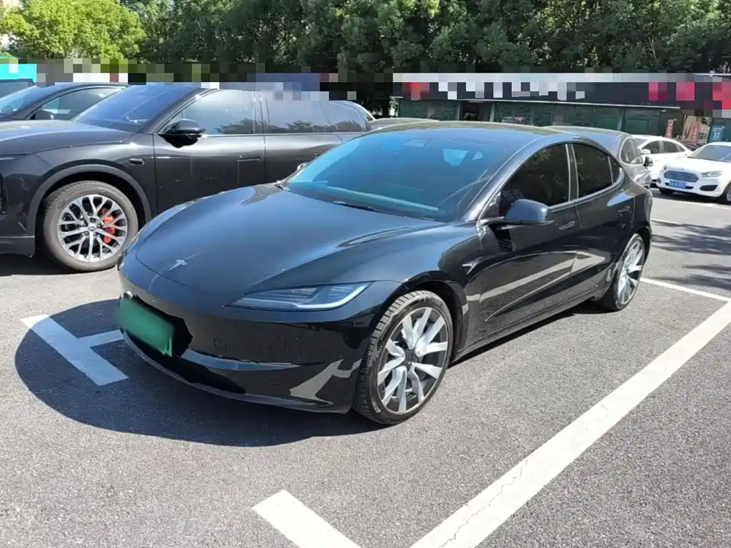 Tesla Model 3 — фото 2