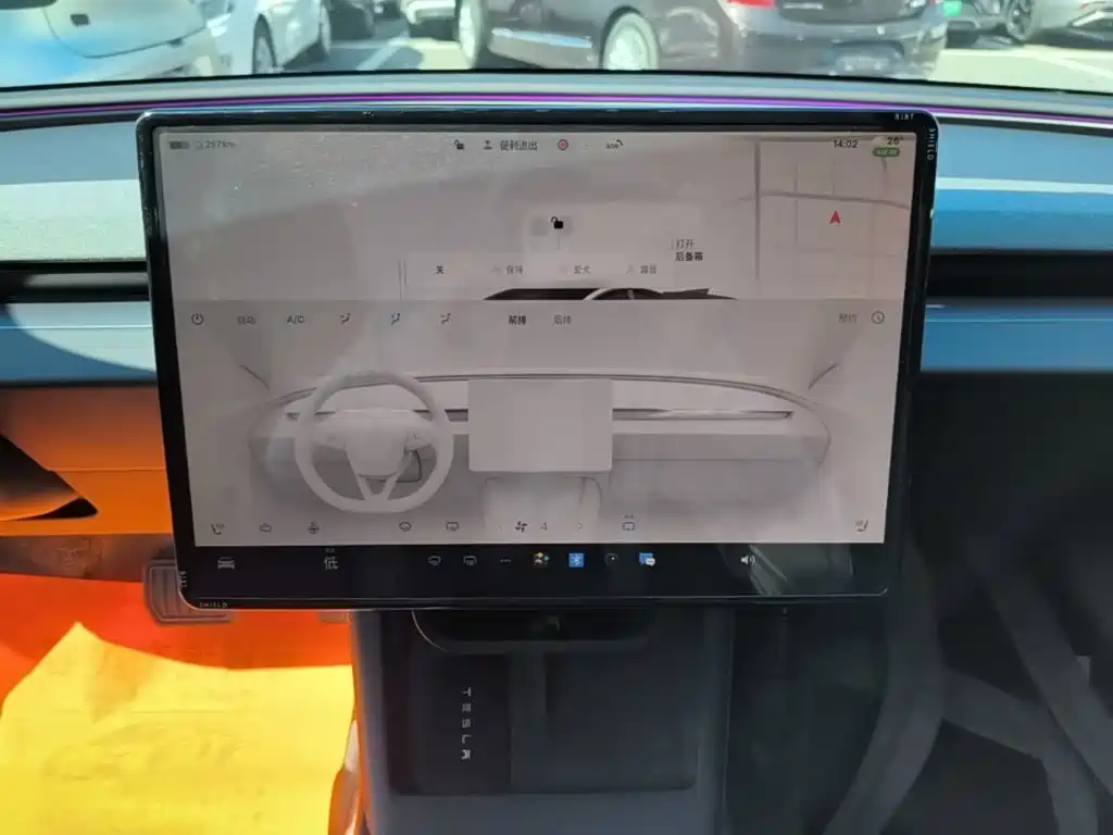 Tesla Model 3 — фото 13