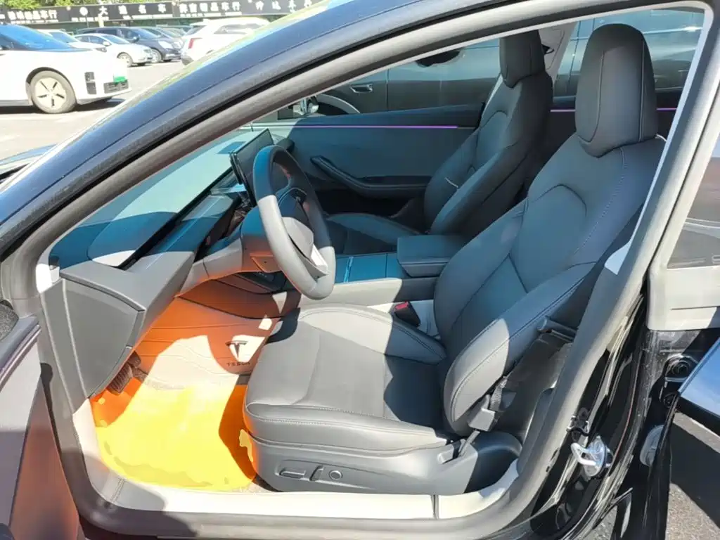 Tesla Model 3 — фото 15