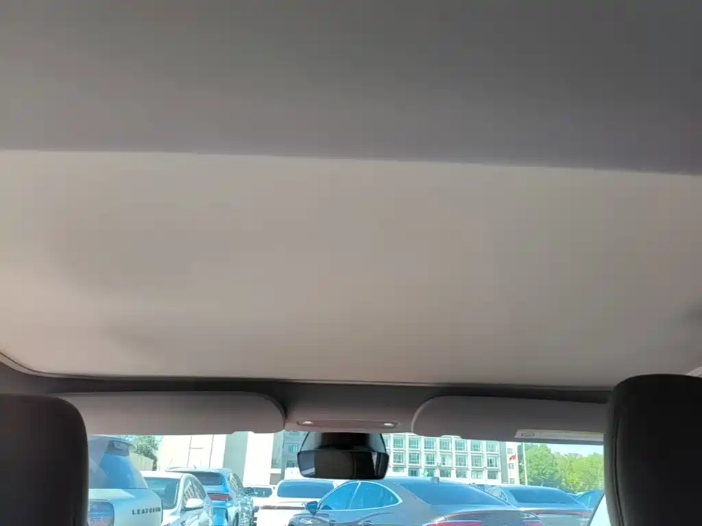 Tesla Model 3 — фото 18
