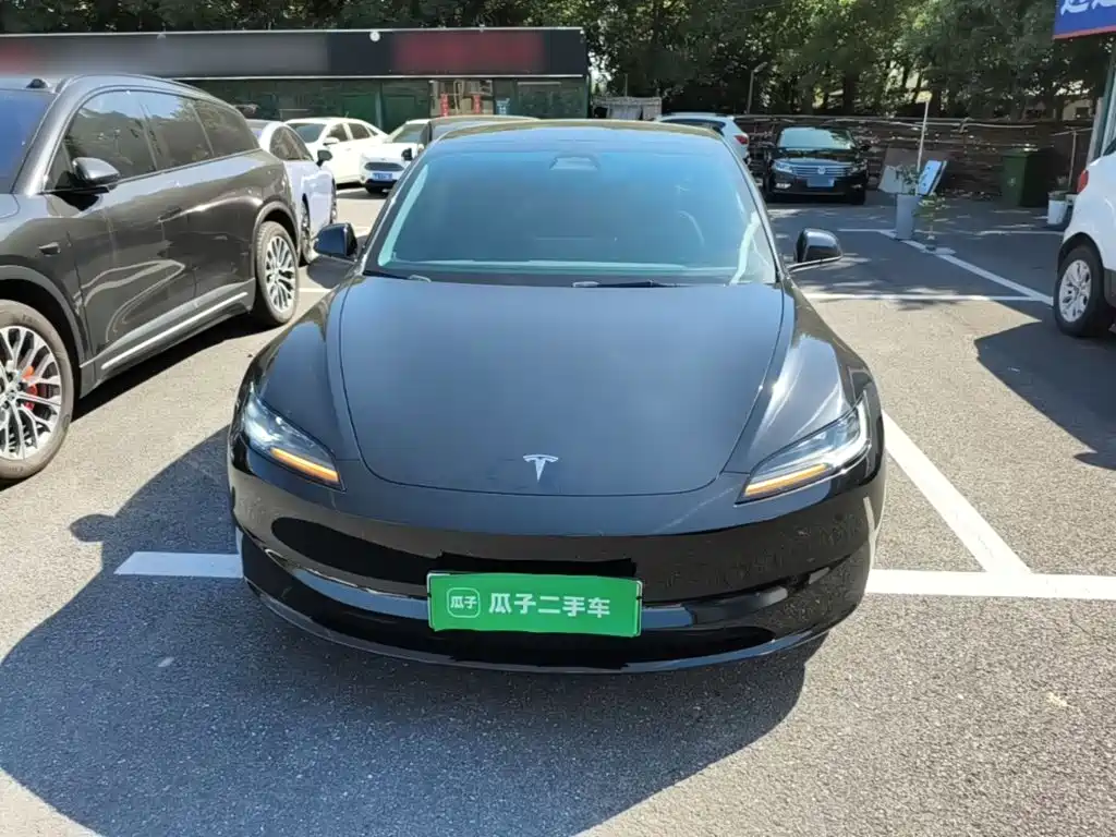 Tesla Model 3 — фото 3