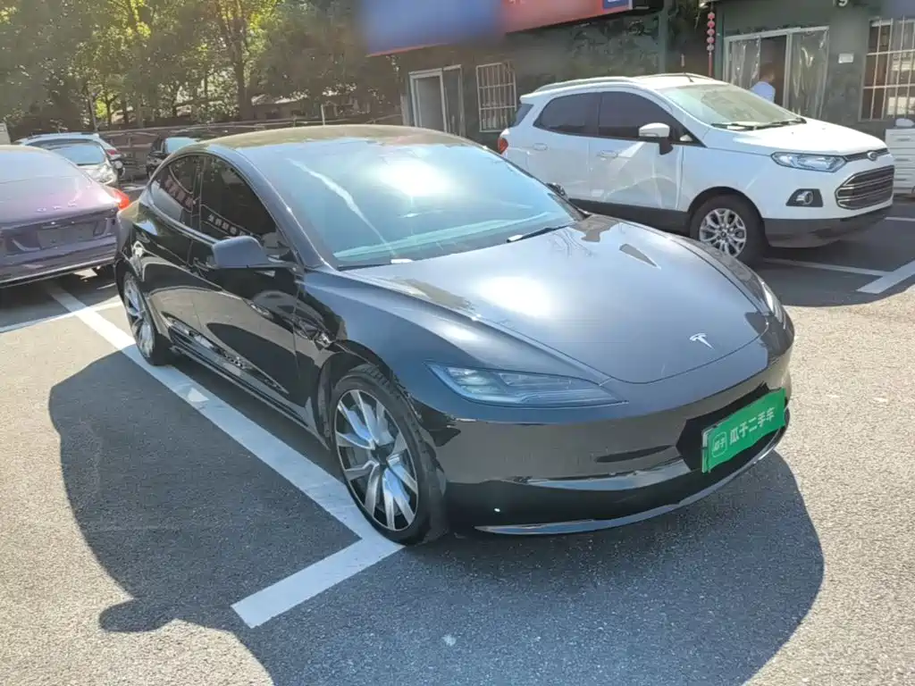 Tesla Model 3 — фото 4