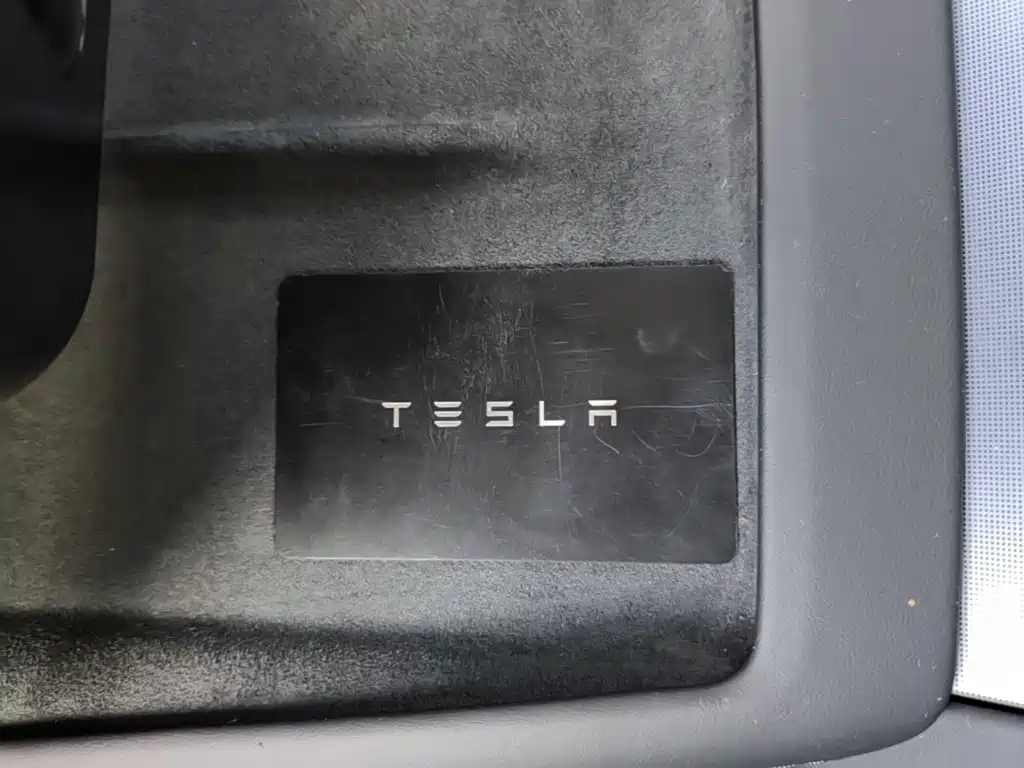 Tesla Model 3 — фото 9