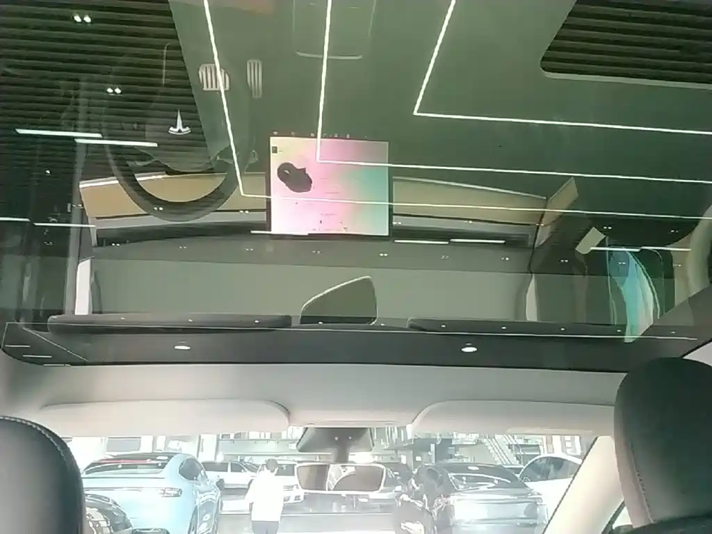 Tesla Model Y — фото 18