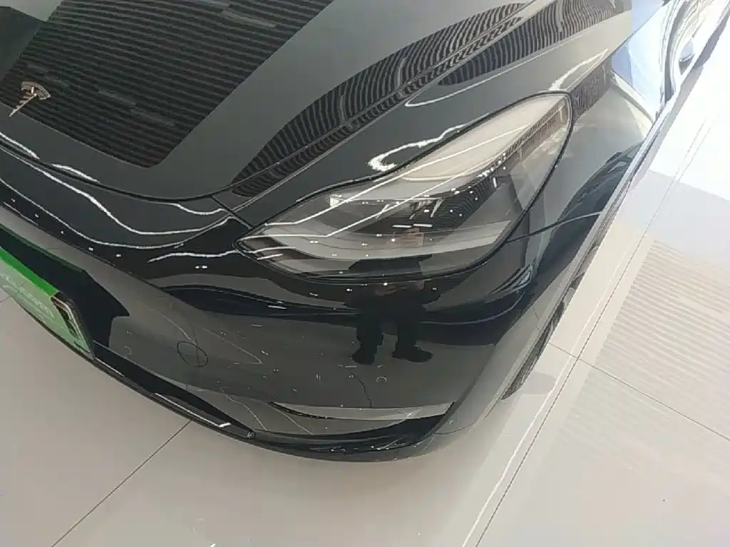 Tesla Model Y — фото 24