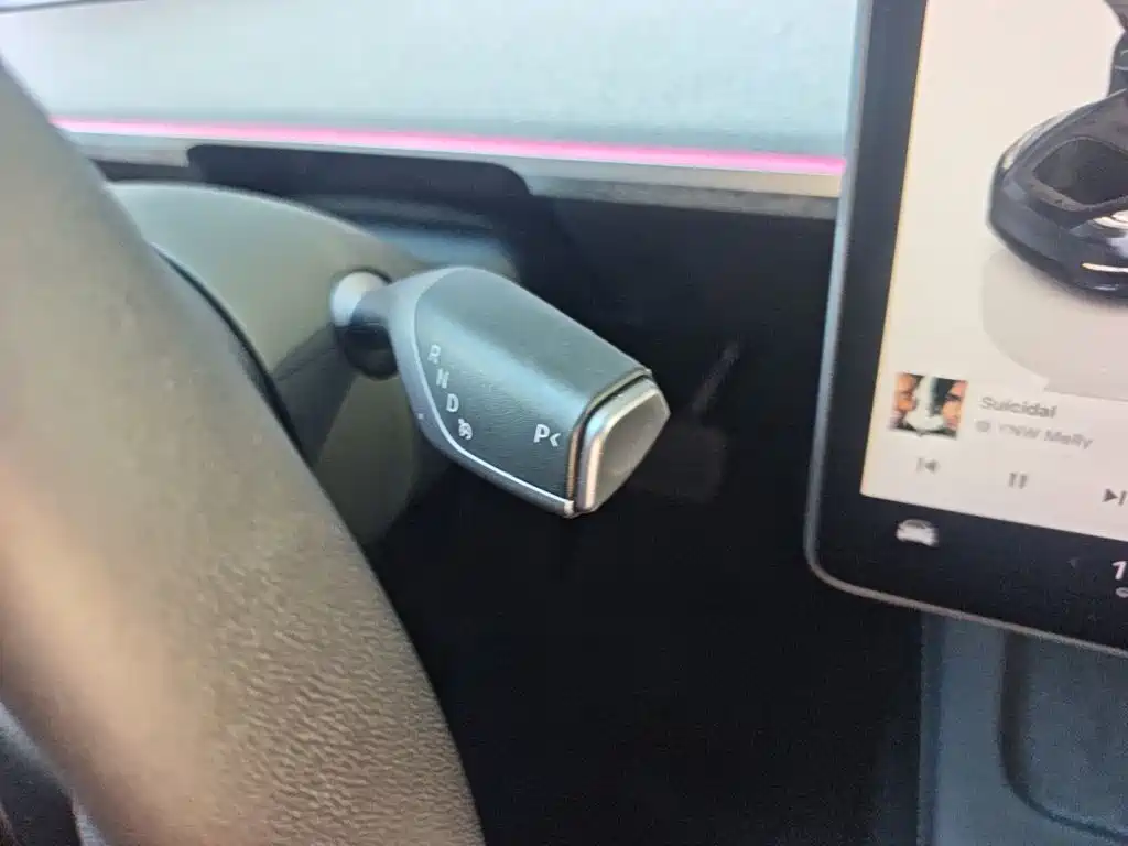 Tesla Model Y — фото 15