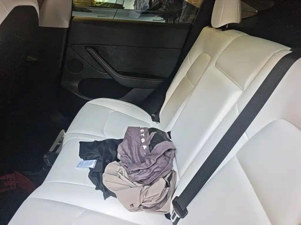 Tesla Model Y — фото 18