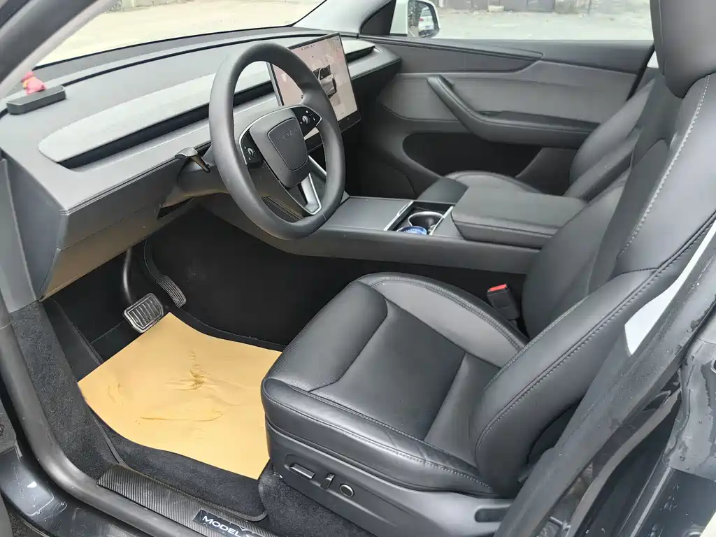 Tesla Model Y — фото 4