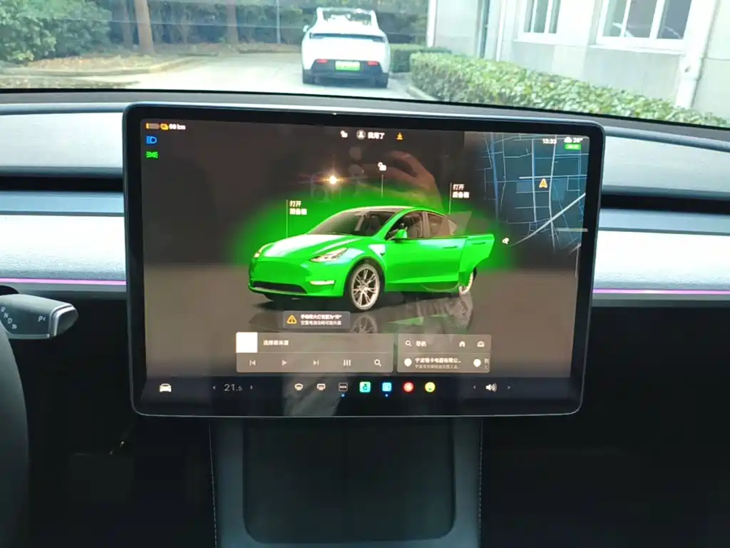 Tesla Model Y — фото 13