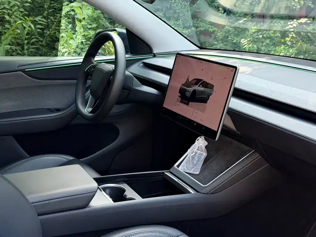 Tesla Model Y — фото 4