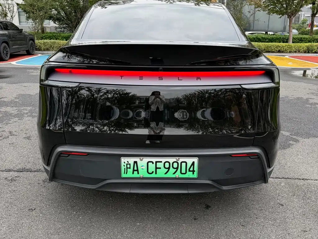 Tesla Model Y — фото 5