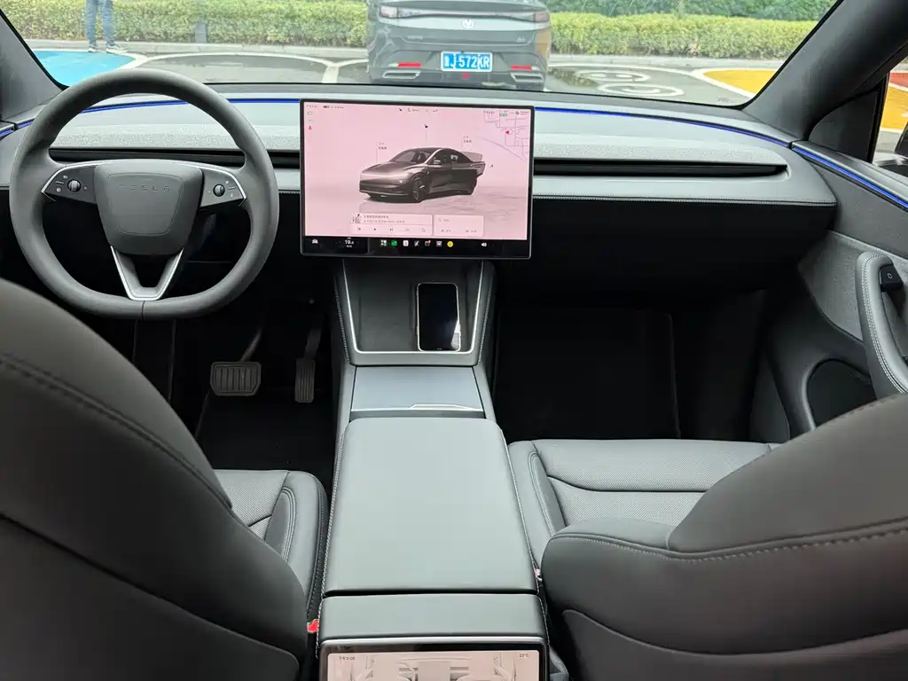 Tesla Model Y — фото 9