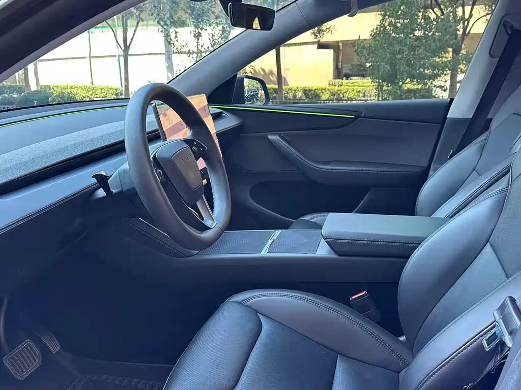 Tesla Model Y — фото 7