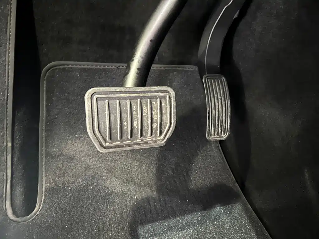 Tesla Model Y — фото 13