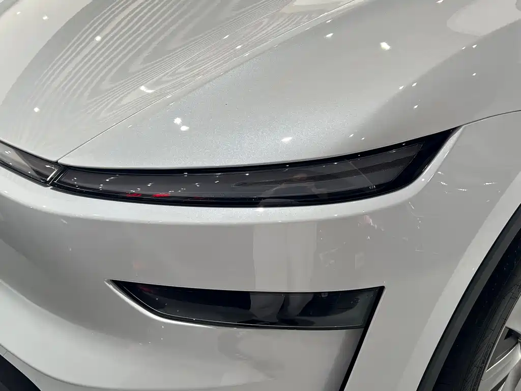 Tesla Model Y — фото 18