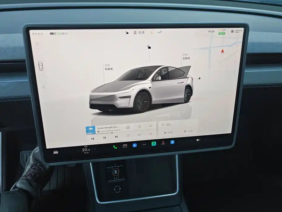 Tesla Model Y — фото 14