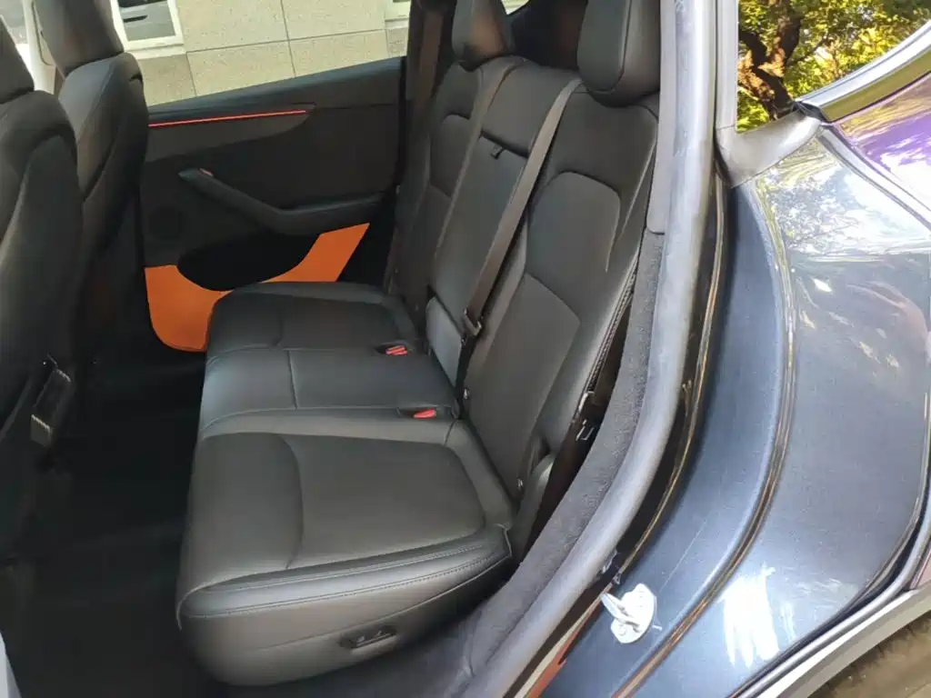 Tesla Model Y — фото 17