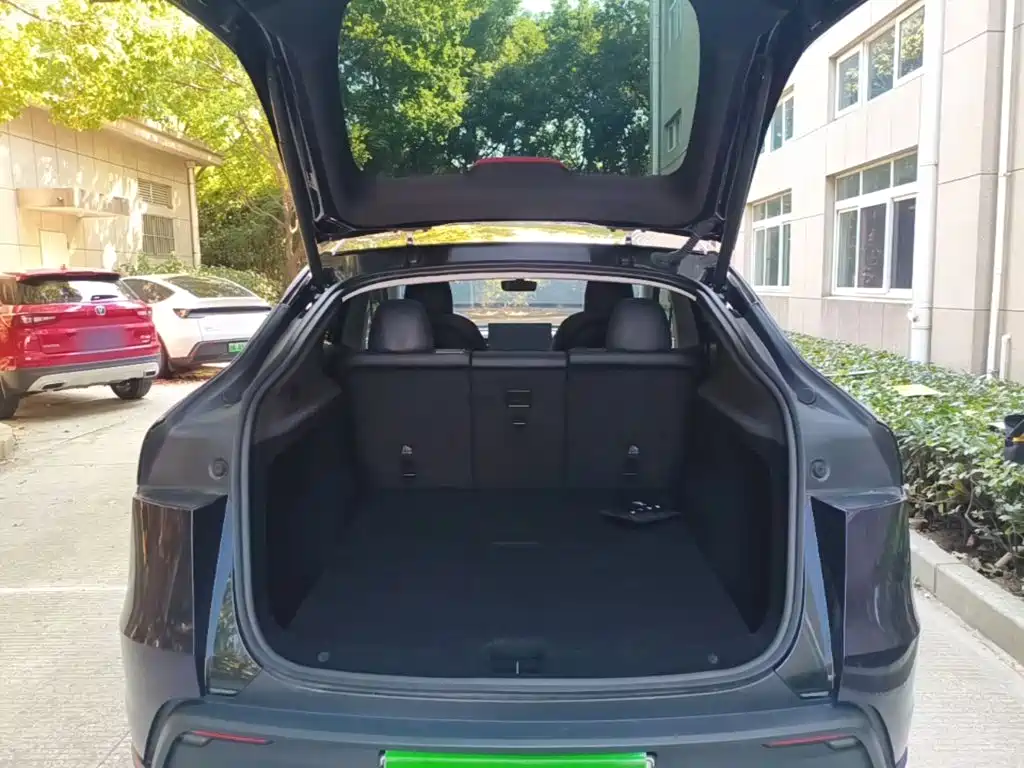 Tesla Model Y — фото 19