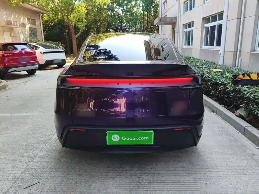 Tesla Model Y — фото 6