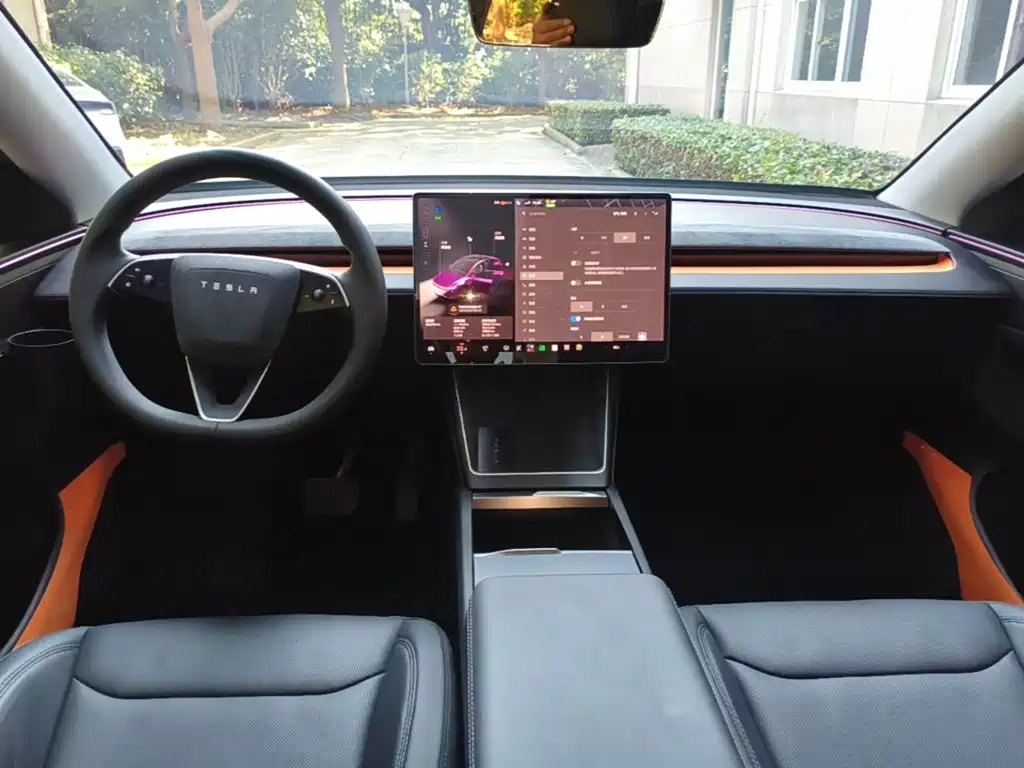 Tesla Model Y — фото 10