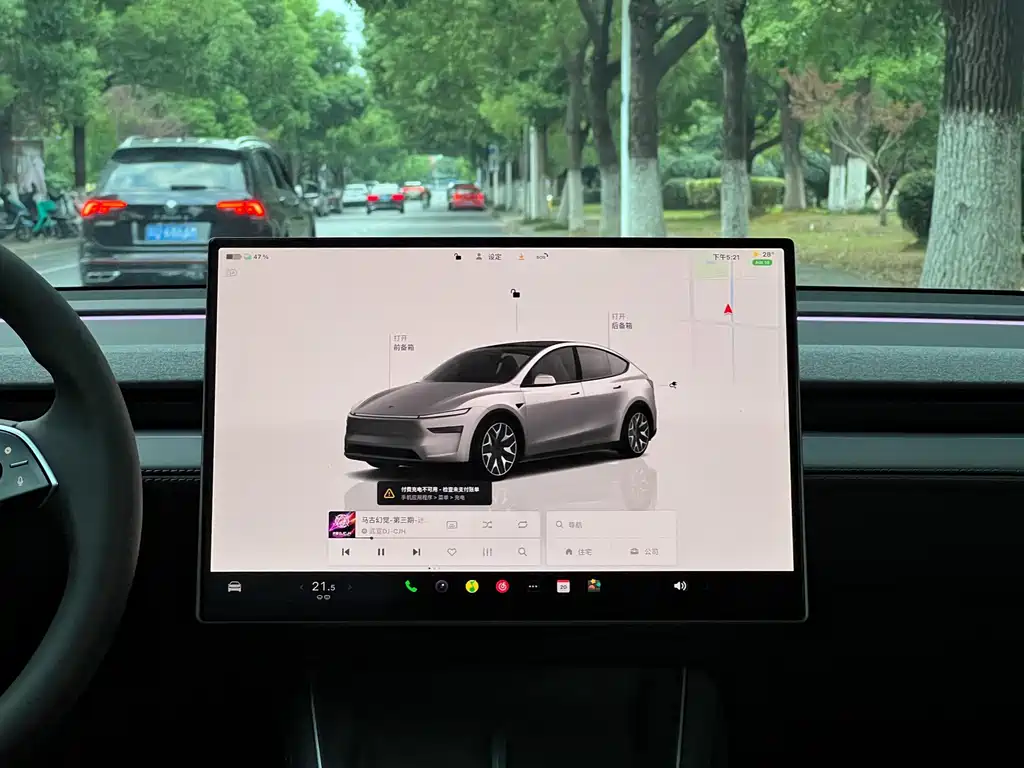 Tesla Model Y L — фото 18