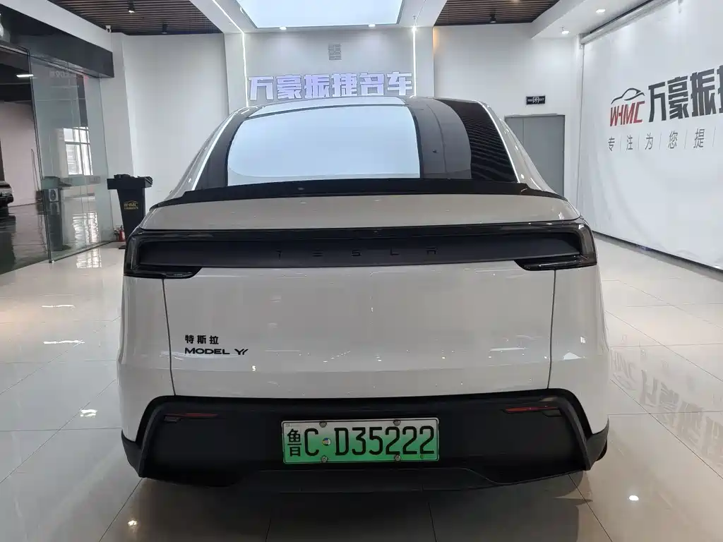 Tesla Model Y L — фото 13