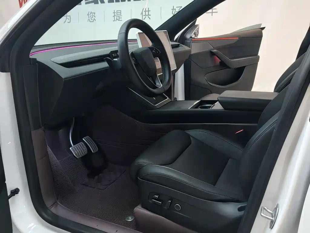 Tesla Model Y L — фото 4