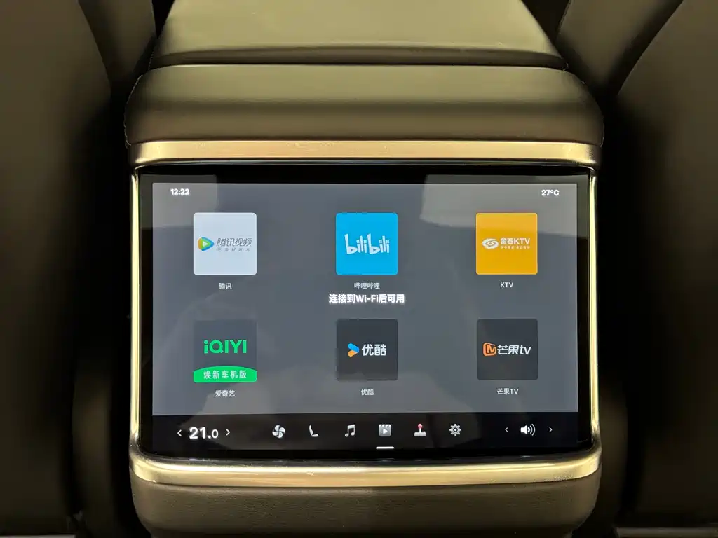 Tesla Model X — фото 17
