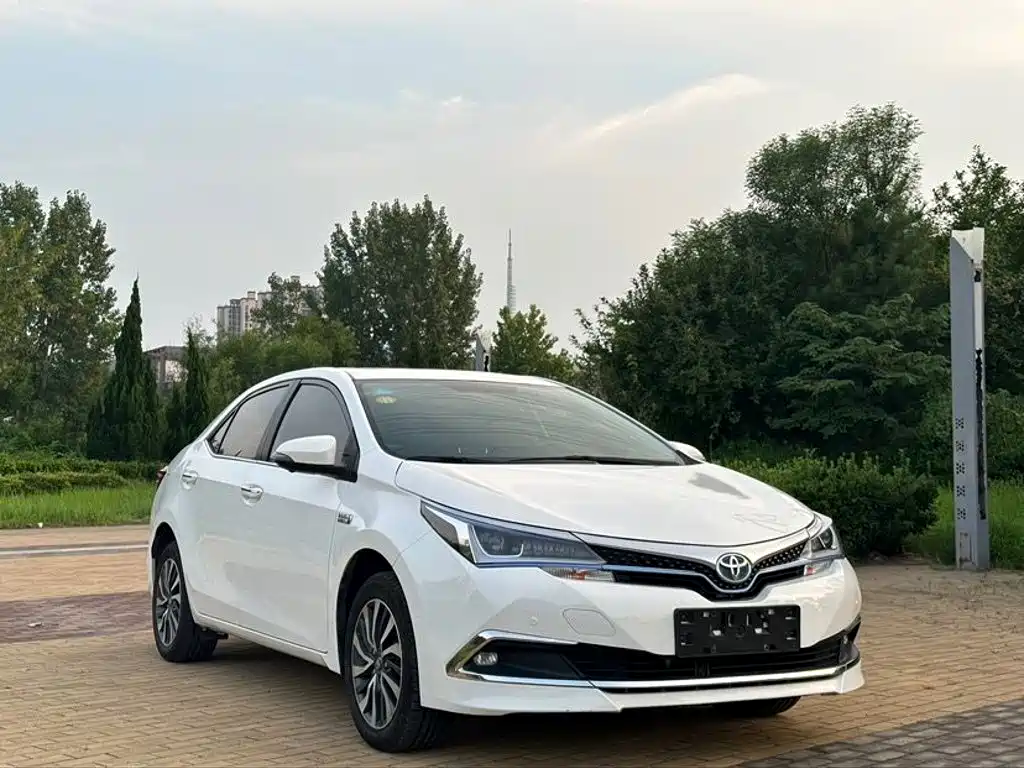 Toyota Corolla Hybrid — фото 3